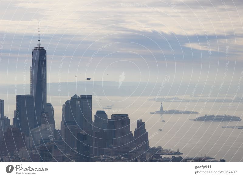 New York 2 Town Downtown High-rise Building One World Trade Center Cold Gray Colour photo Exterior shot Day