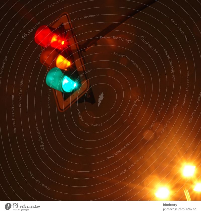 (H)traffic light coalition Traffic light Light Long exposure Exposure Transport Night Road traffic Stop Stand Traverse Street lighting Modern Detail Duesseldorf