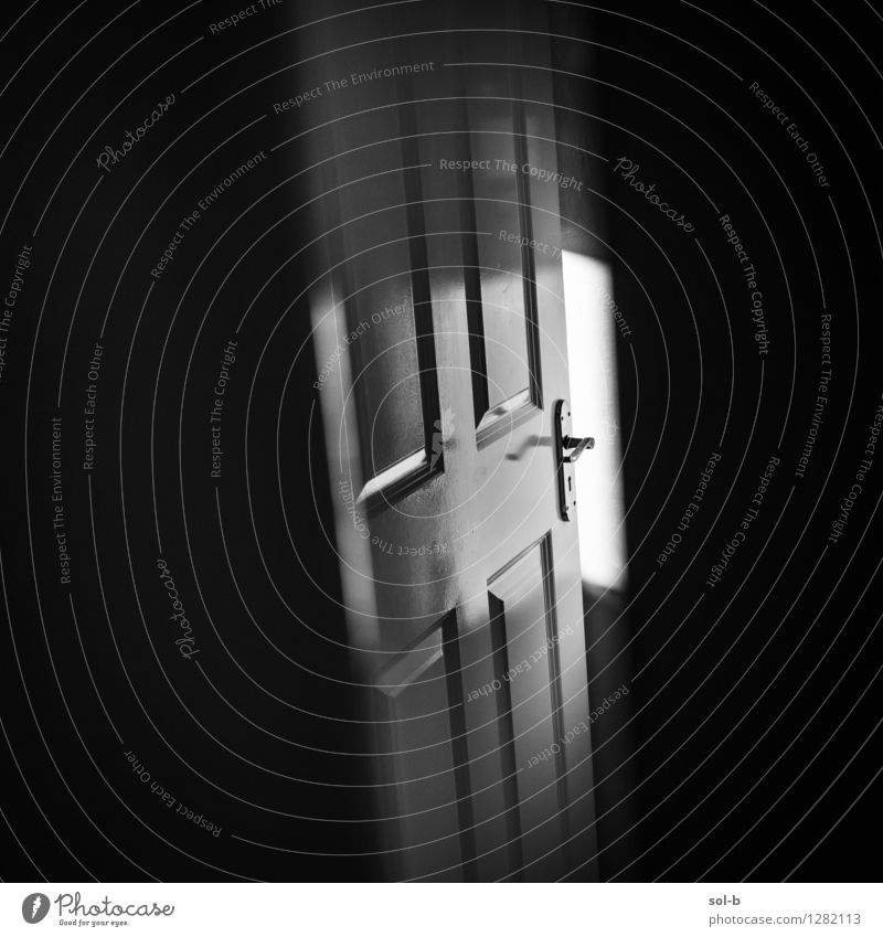 rddr Living or residing House (Residential Structure) Wall (barrier) Wall (building) Door Dark Creepy Curiosity Anticipation Caution Reluctance Longing Fear