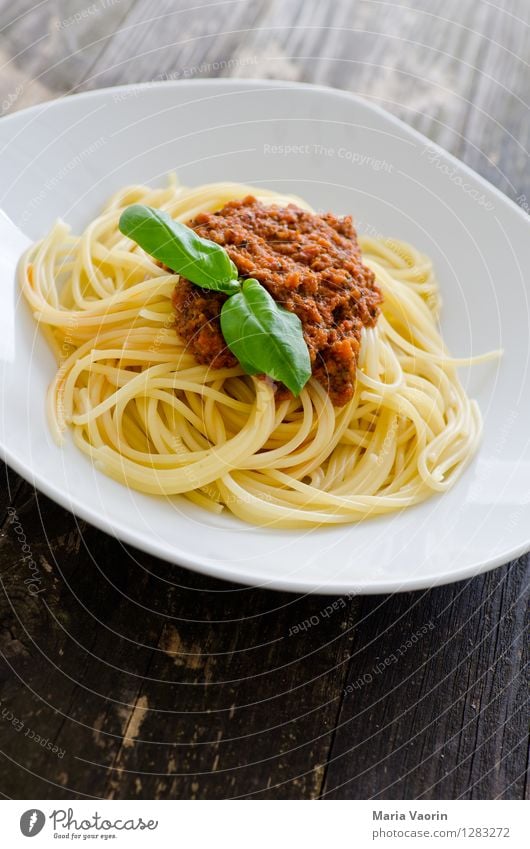 Tomato pesto 2 Food Nutrition Lunch Vegetarian diet Slow food Italian Food Plate Eating Delicious Red tomato pesto Italien pesto Basil Noodles Spaghetti