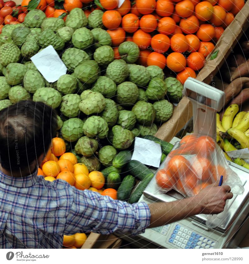 Can I get you a little more? SECOND Food Fruit Orange Organic produce Shopping Luxury Healthy Scale Human being Masculine Man Adults 1 Shirt Sell Many Blue