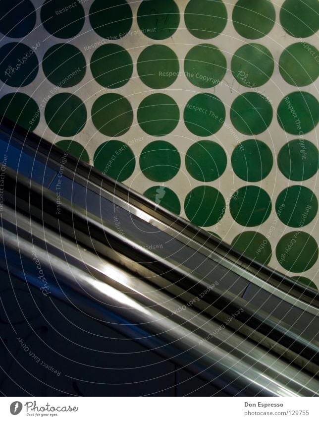 Brilltunnel / Bremen Circle Green Escalator Wall (building) Wallpaper Underground Tunnel Detail Line Handrail Structures and shapes Above Tile Downward Upward