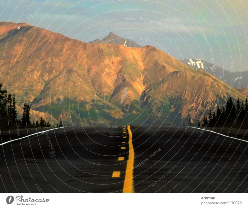 straight ahead Center line Black Yellow Americas Alaska Transport Vacation & Travel Empty Horizon Asphalt Driving Traffic infrastructure USA Street Line