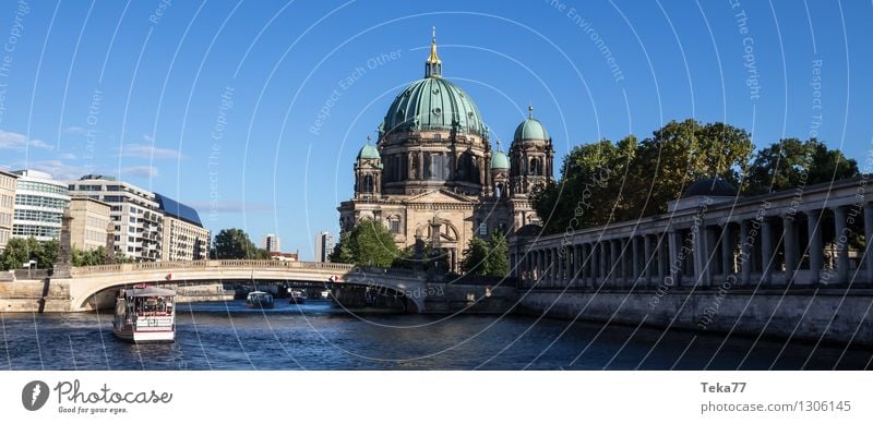 Berlin #3 Capital city Esthetic Religion and faith Museum island Winter Spree Colour photo Exterior shot Deserted