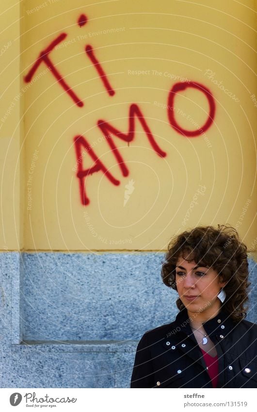 AMO TE! Love Swear Loyalty Display of affection Bus stop Wall (building) Wall (barrier) Spray Smeared Woman Beautiful Romance ti amo amore i love you