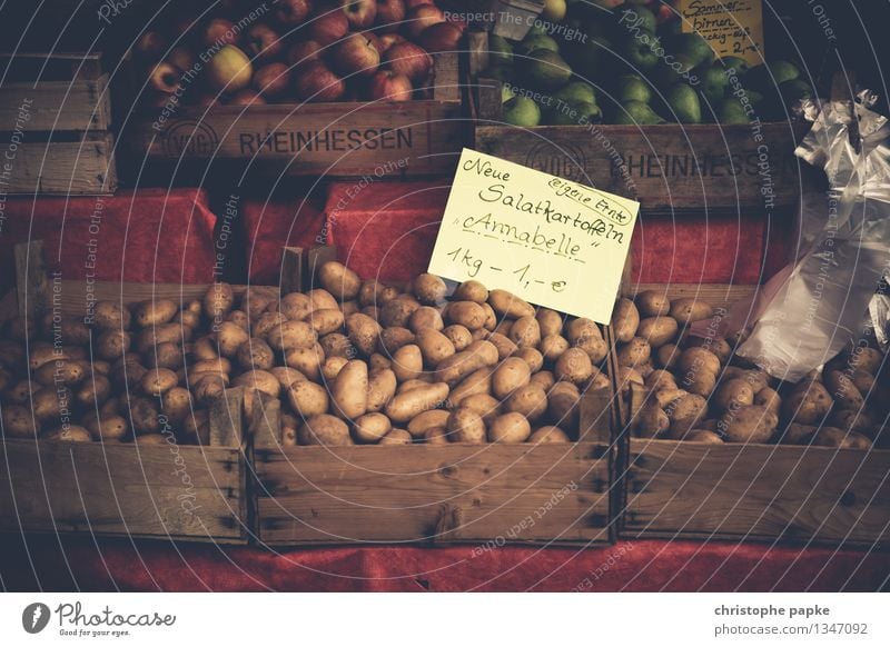 Potatoes from the region on market stall Food Vegetable Nutrition Healthy Eating Organic produce Fruit- or Vegetable stall Greengrocer Vegetarian diet