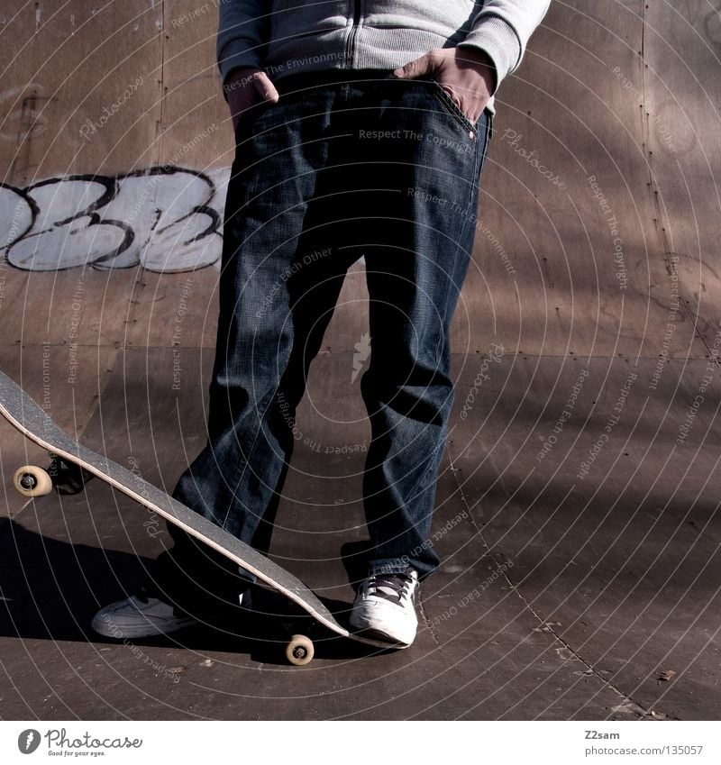 vegetated Wood Wooden floor Halfpipe Ramp Concrete Youth (Young adults) Sports Hooded (clothing) Hooded sweater Relaxation Letters (alphabet) Man Masculine