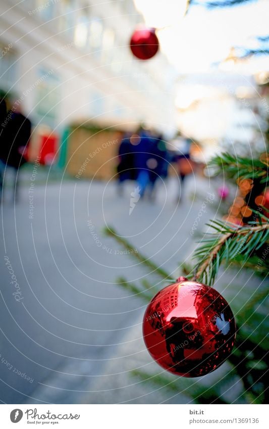 a'hanged is Contentment Trip Feasts & Celebrations Christmas & Advent Town Red Joie de vivre (Vitality) Christmas decoration Christmas Fair Christmas tree