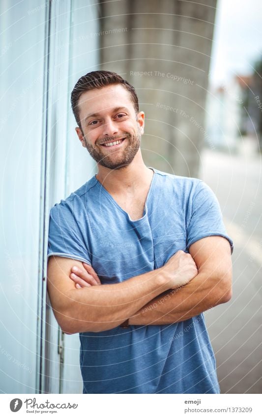 happy Masculine Young man Youth (Young adults) Adults 1 Human being 18 - 30 years T-shirt Facial hair Designer stubble Friendliness Happiness Happy Beautiful