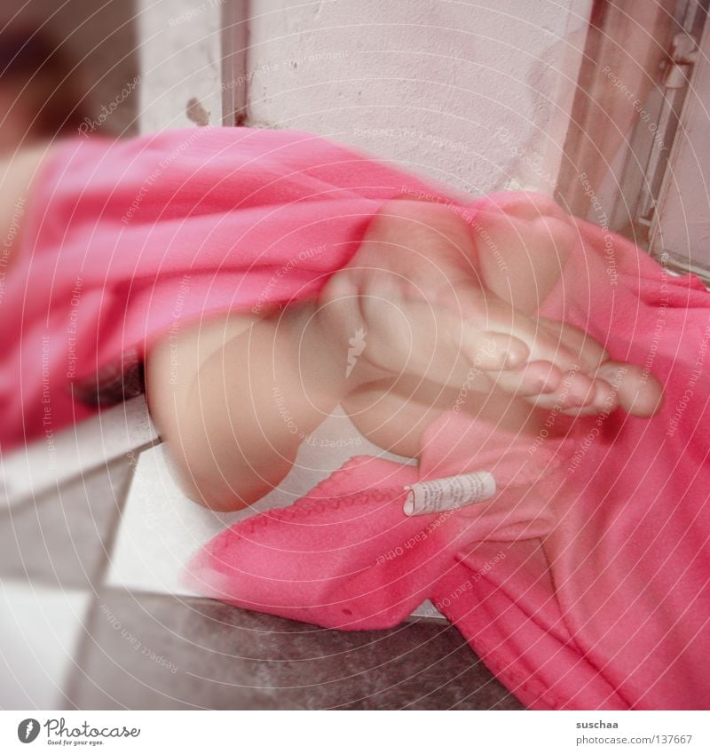 PINk Pink Wrap Flow Entrance Exceptional Strange Blur Motion blur Joy Rag Blanket Feet Legs püppi Tile Door Landing Movement