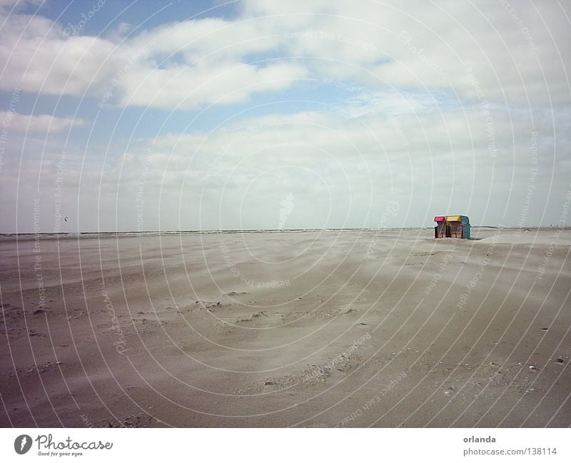 Width <->Depth Vertical Together Harmonious Vanishing point Calm Beach chair Clouds Far-off places Home country Continuity Rooted Open Weather Exterior shot