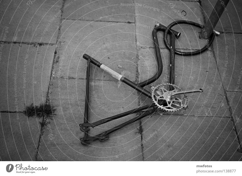 frames Sidewalk Still Life Broken Take a photo Art Design bicycle Frame bicycle frame Castle pinion butcher quarter Lanes & trails Nature Quarter Gearwheel