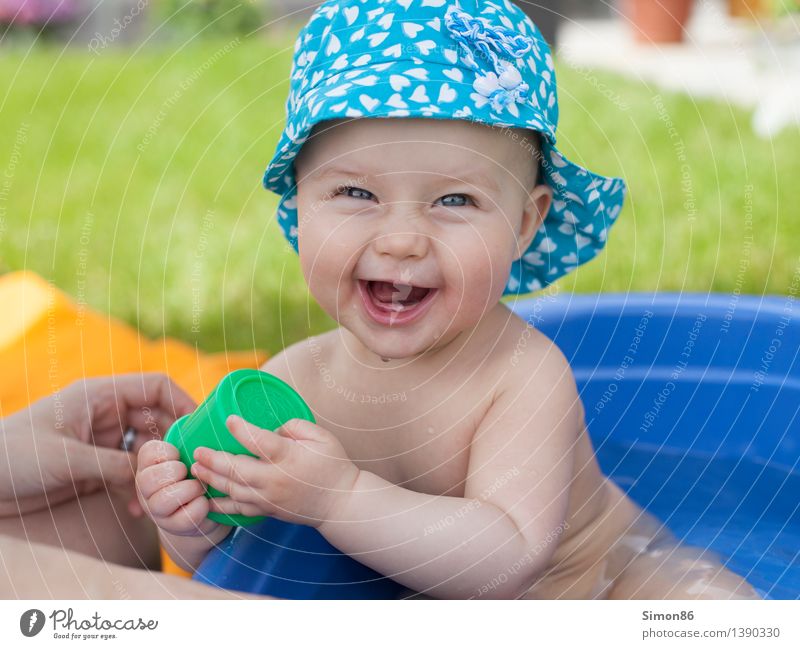 summer bath Human being Feminine Baby Toddler Girl 0 - 12 months Smiling Laughter Friendliness Happiness Emotions Moody Joy Happy Contentment