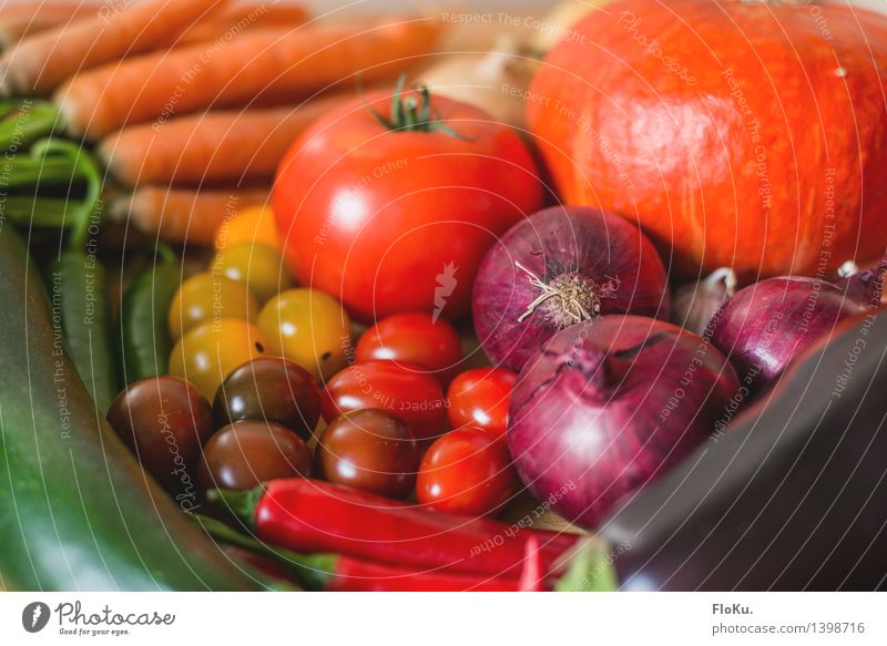 Colourful shopping Food Vegetable Nutrition Organic produce Vegetarian diet Diet Italian Food Fresh Healthy Good Delicious Yellow Green Orange Red Tomato Onion