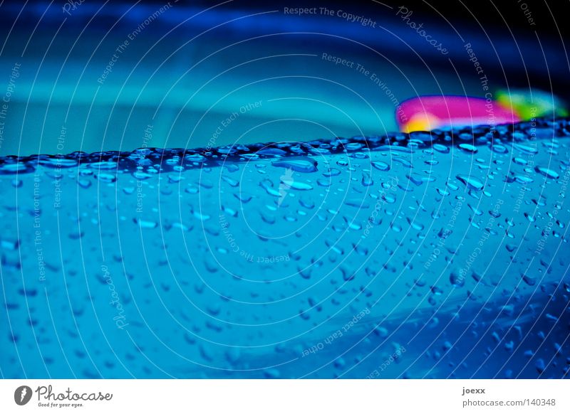 peripheral phenomenon Basin Bad weather Multicoloured Leisure and hobbies Fresh Cold Kiddy pool Plastic Paddling pool Swimming pool Rain Rainwater Shadow