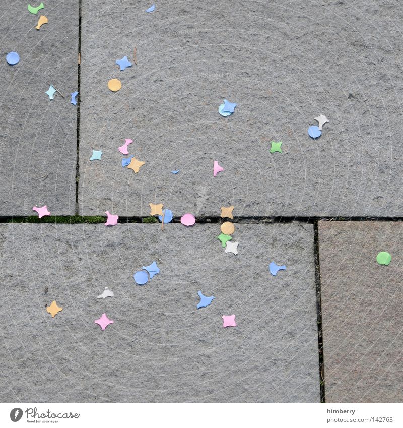 party generation Party Feasts & Celebrations Carnival Joy Applause Confetti Childrens birthsday Floor covering Ground Sidewalk Stone Stone slab Seam Curbside