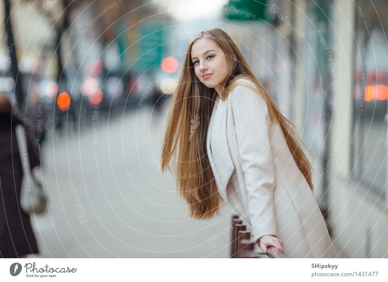 Pretty yong girl standing behind shop center Human being Young woman Youth (Young adults) Woman Adults Female senior Hair and hairstyles 1 18 - 30 years