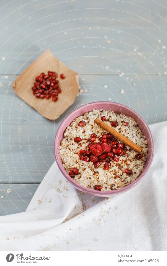 Quinoa porridge Food Fruit Grain Nutrition Breakfast Organic produce Vegetarian diet Diet Bowl Healthy Eating Fresh Delicious Warmth Dish Meal Raspberry