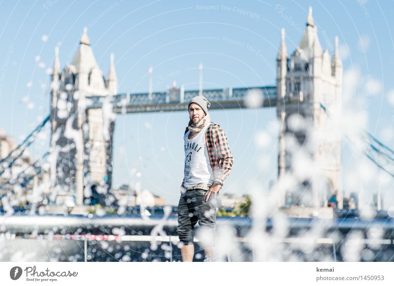 Waterman (4) Lifestyle Style Tourism Human being Masculine Young man Youth (Young adults) Adults Body 1 18 - 30 years Drops of water London Bridge