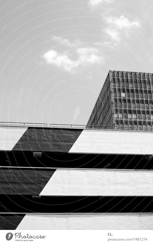 line Sky Clouds Beautiful weather Town Downtown High-rise Parking garage Manmade structures Building Architecture Wall (barrier) Wall (building) Facade Window