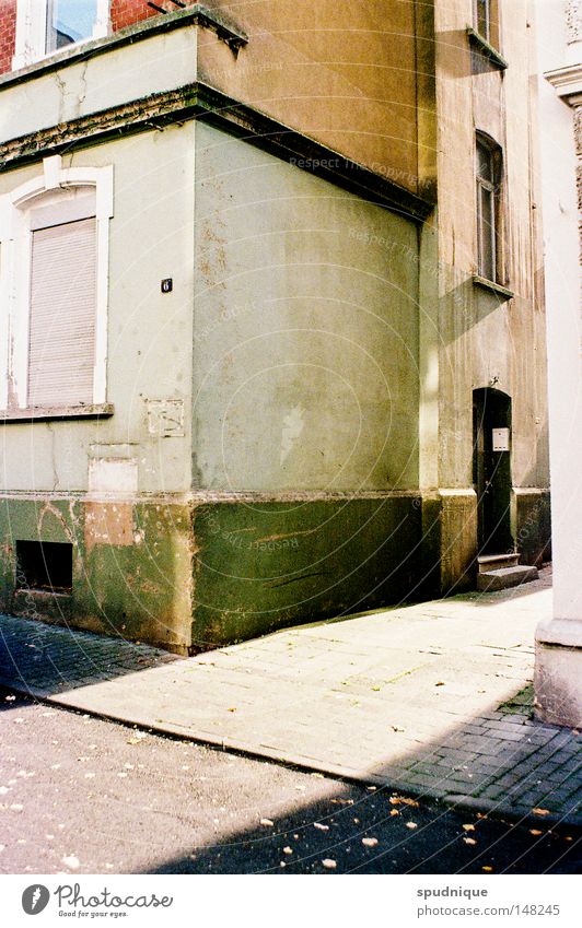 Fulda. Derelict Harmful Backyard Highway ramp (entrance) Window Entrance House (Residential Structure) Town house (City: Block of flats) Sidewalk Morning