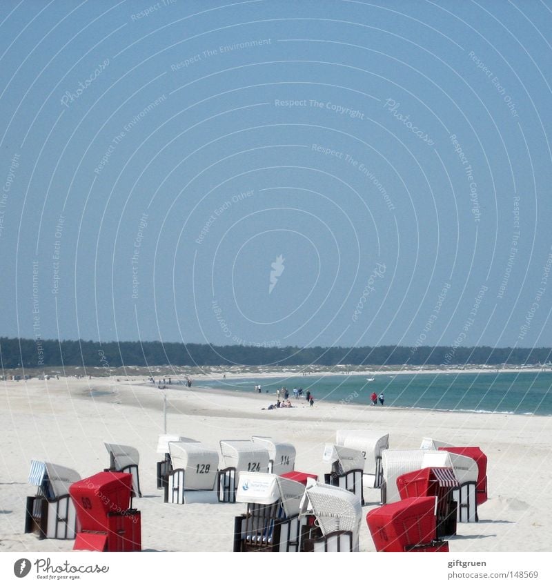 complete spatial randomness Coincidence Accidental Thrown down Beach chair Coast To go for a walk Relaxation Vacation & Travel Summer Heap Chance Remainder Sky