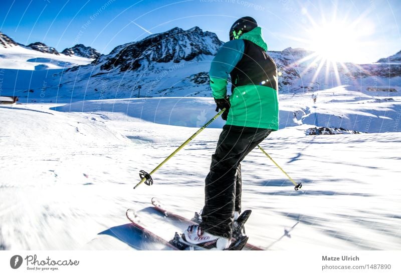 Skier 3 Sports Winter sports Sportsperson Skiing Skis Ski run Human being Masculine Young man Youth (Young adults) 1 Environment Nature Sun Sunlight