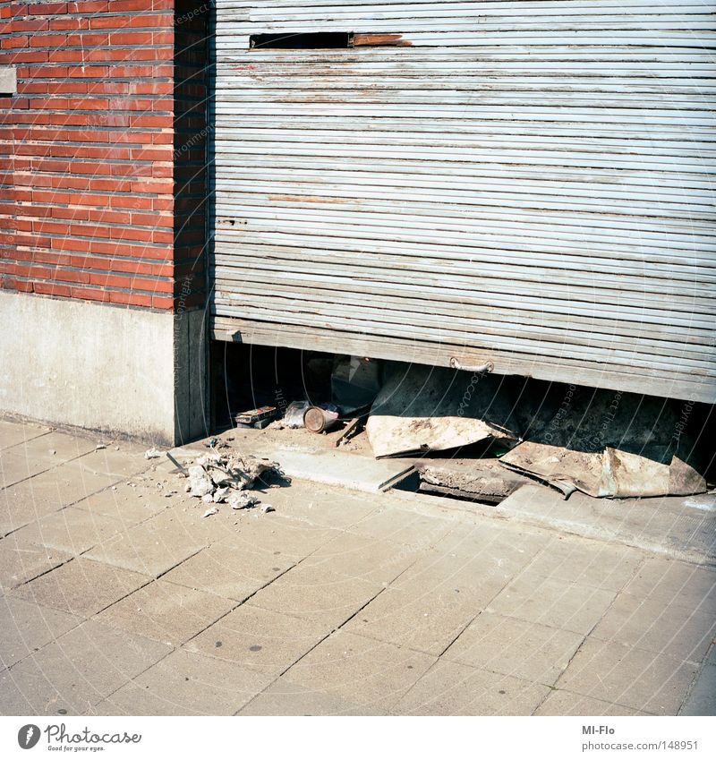 chaise Couch Liège Belgium Brick Red Garage Gate Sidewalk Boredom