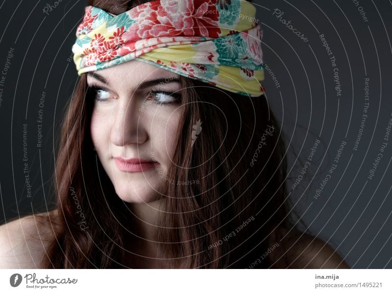 female face with long dark hair and headband Human being Young woman Youth (Young adults) Woman Adults 1 18 - 30 years 30 - 45 years Accessory Jewellery