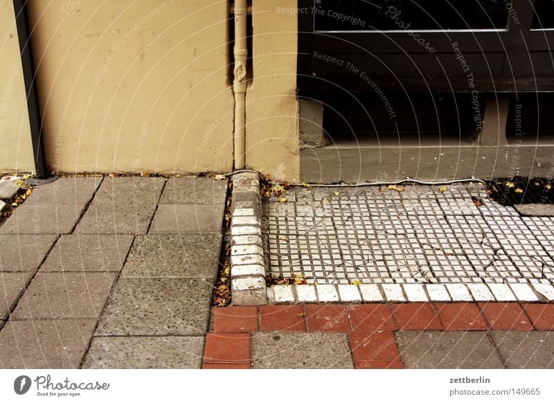 patio Terrace Jug Gastronomy Beer garden Front garden Sidewalk Tile Stone Structures and shapes Verschlagwortungsunlust Detail Traffic infrastructure Minerals