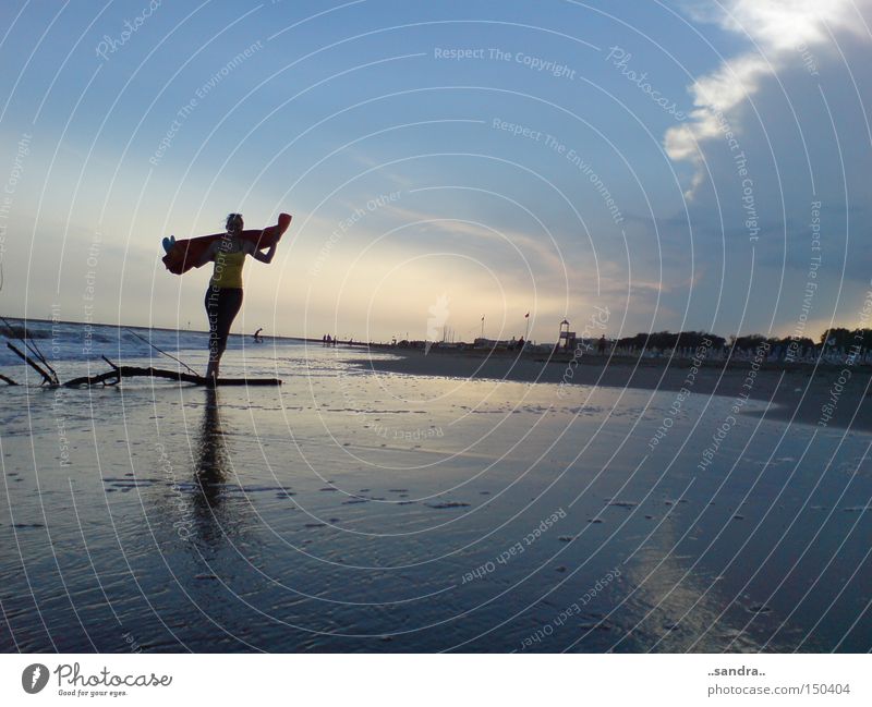 Between heaven and earth Beach Ocean Sky Clouds Reflection Dusk Dance To go for a walk Summer Summer evening Waves Low tide Vacation & Travel Freedom Joy Coast