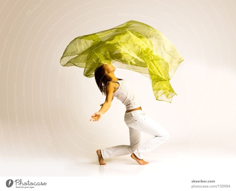 Under the cloth Woman Joy Wind Laughter Dance Rag