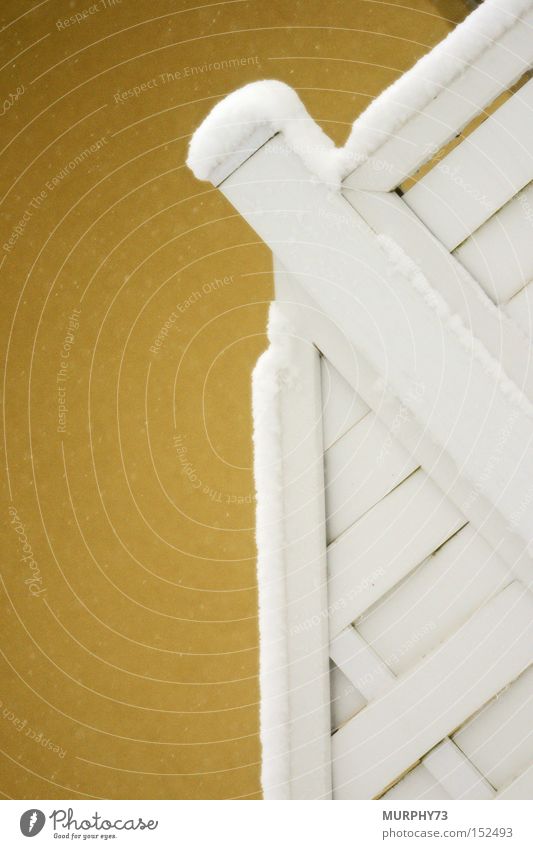 Snow on the partition wall Partition wall Wall (building) Corner Pole Abstract Line Direct White Yellow Winter Detail right angle Tilt