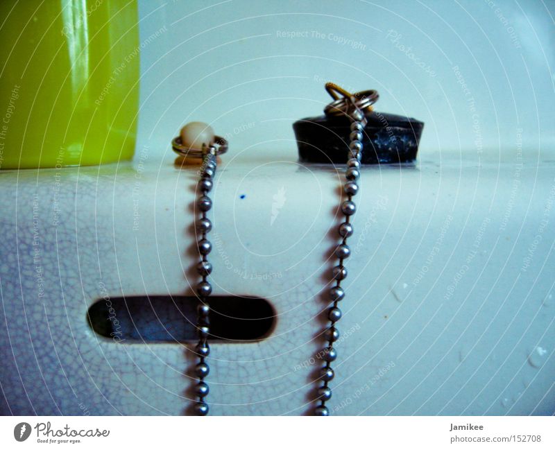 washbasins Sink Crockery White Stopper Chain Crack & Rip & Tear Old Seventies Wet Water Closure Metalware Bathroom GDR Macro (Extreme close-up) Close-up