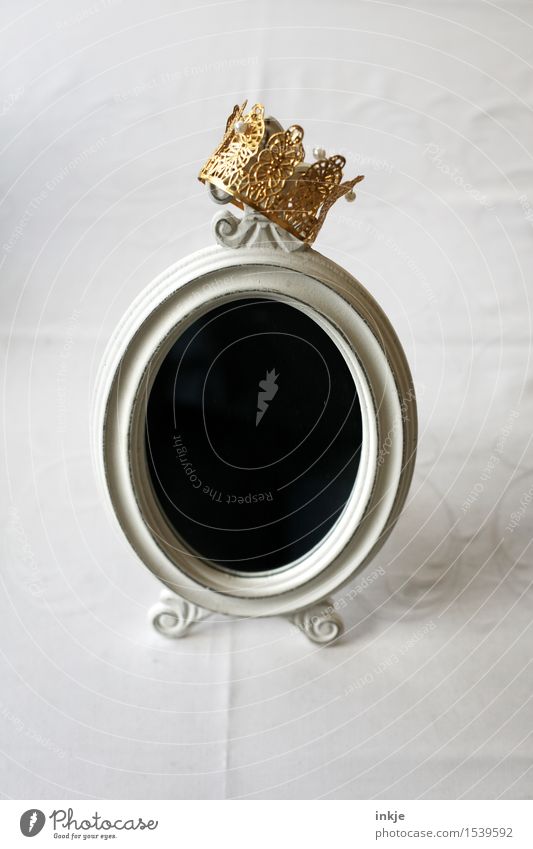 snow white Lifestyle Style Beautiful Crown Mirror Ornament Gold Black White Future Royal Dark Bright background Predict Dream of the future Uncertain future