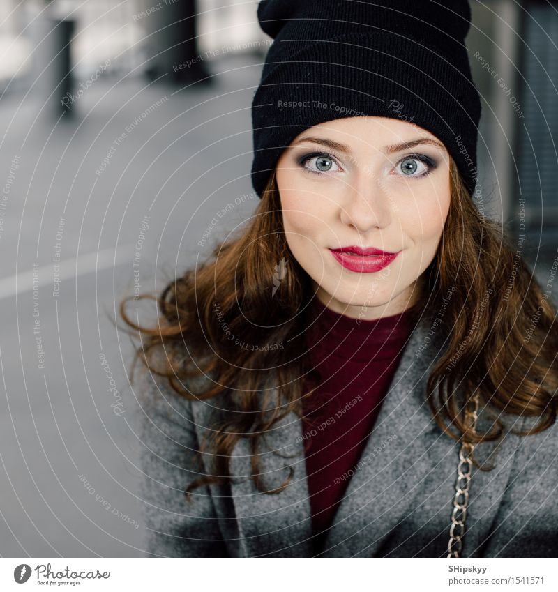 Young woman sitting in office buinding Lifestyle Beautiful Face Reading Desk Work and employment Profession Office Financial Industry Business Career