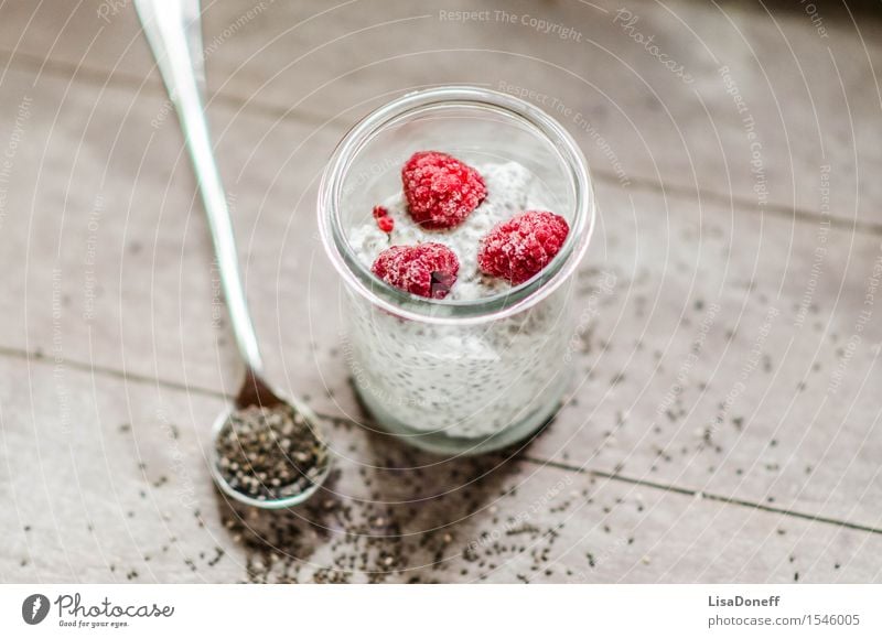 Chiapudding with raspberries Food Yoghurt Dairy Products Fruit Dessert chia raspberry Nutrition Breakfast Organic produce Vegetarian diet Slow food Spoon