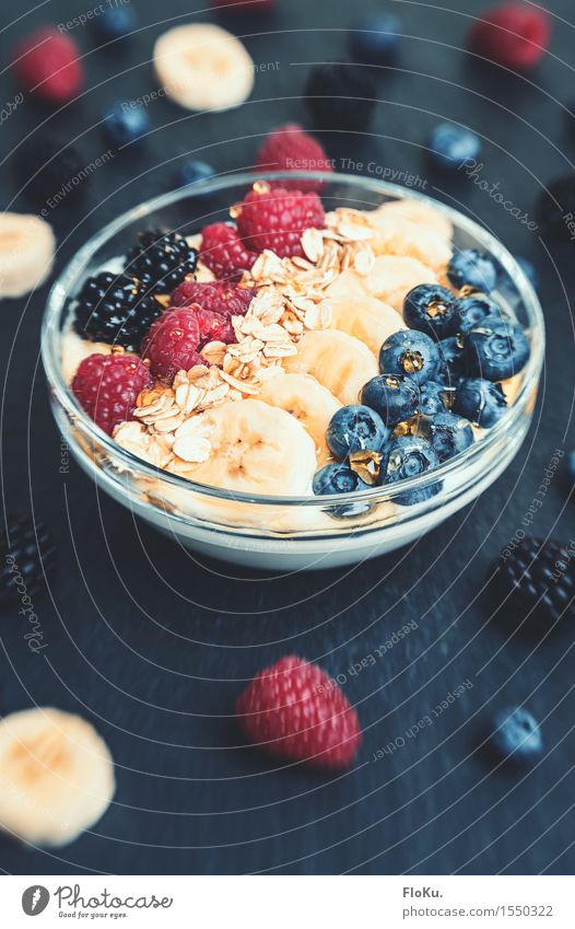 Lensbaby for breakfast Food Yoghurt Dairy Products Fruit Grain Nutrition Breakfast Organic produce Vegetarian diet Diet Bowl Fresh Healthy Delicious Sweet Blue