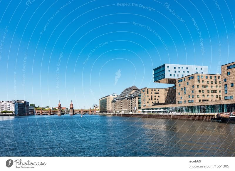 View over the Spree to Berlin Vacation & Travel Tourism House (Residential Structure) Cloudless sky River Town Capital city Manmade structures Building