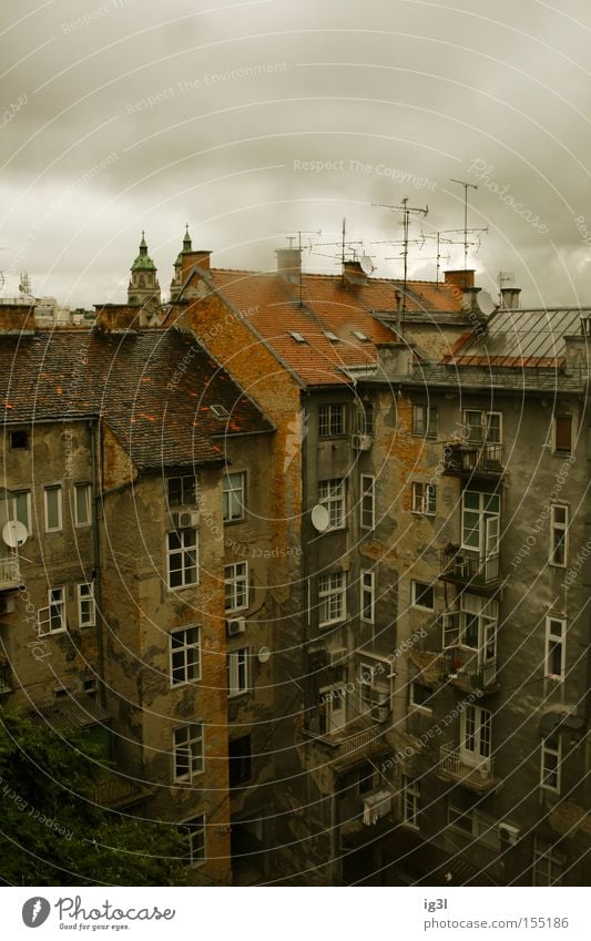 Zagreb reverse Backyard Habitat House (Residential Structure) Unemployment pay Rain Balcony Art Culture Europe zagreb croatia eastern europe balkan