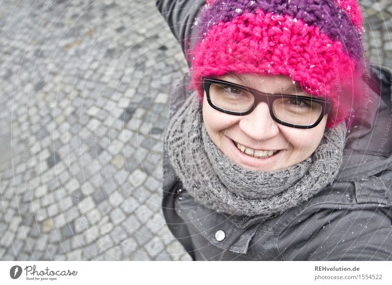 Selfie - Woman dancing in the snow Young woman Youth (Young adults) Adults Head 1 Human being 18 - 30 years Rotate Smiling Joie de vivre (Vitality) Cap Pink