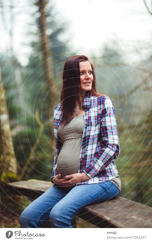 anticipation Feminine Woman Adults Mother 1 Human being 18 - 30 years Youth (Young adults) Happiness Happy Pregnant Offspring Colour photo Exterior shot Day