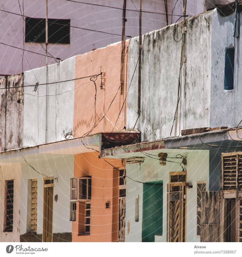 weather-dependent Bad weather Havana Cuba Fishing village Old town Deserted House (Residential Structure) Facade Housefront Dark Simple Exotic Gloomy Brown