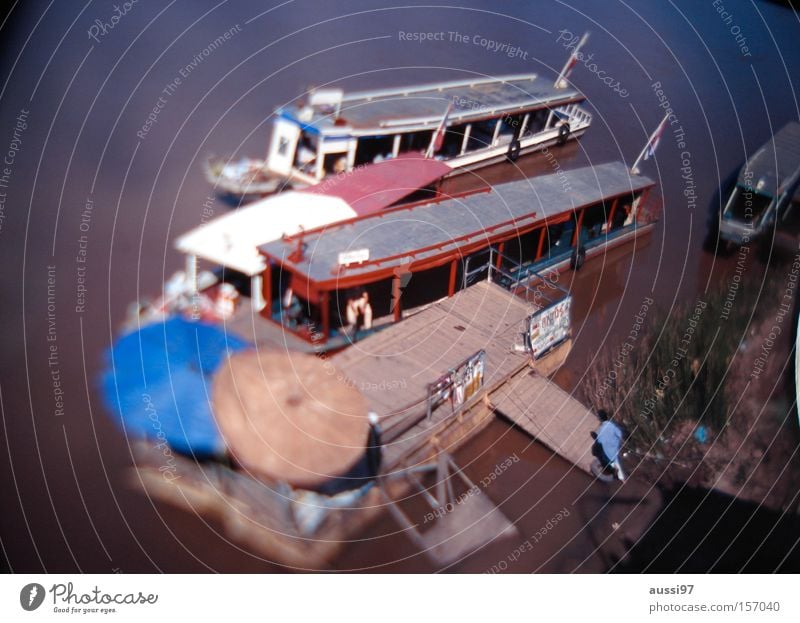 The umbrellas of Shibuya Watercraft Dirty Ferry Houseboat Asia Sunshade Brackish water Navigation water taxi