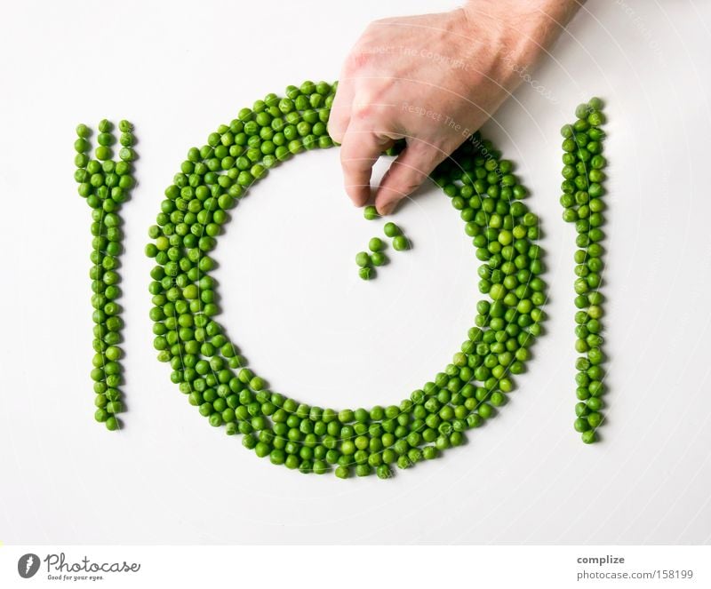 A plate of peas Vegetable Nutrition Lunch Dinner Buffet Brunch Organic produce Plate Knives Fork Healthy Kitchen Restaurant Cook Gastronomy Green Appetite