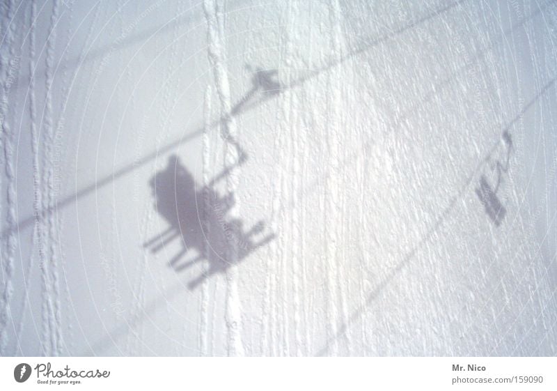 breather Hover Winter Shadow Rope Wire cable Chair lift Tracks Ski lift 3 Ski resort Winter sports White Self portrait Snow Oncoming traffic Level