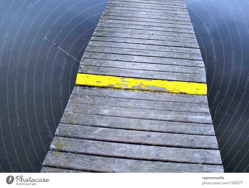 Mind the step! Water Lake Bridge Yellow Dangerous Warning label Footbridge Level Forwards Ambiguous Woodway Risk Wood strip Gray Colour photo Exterior shot