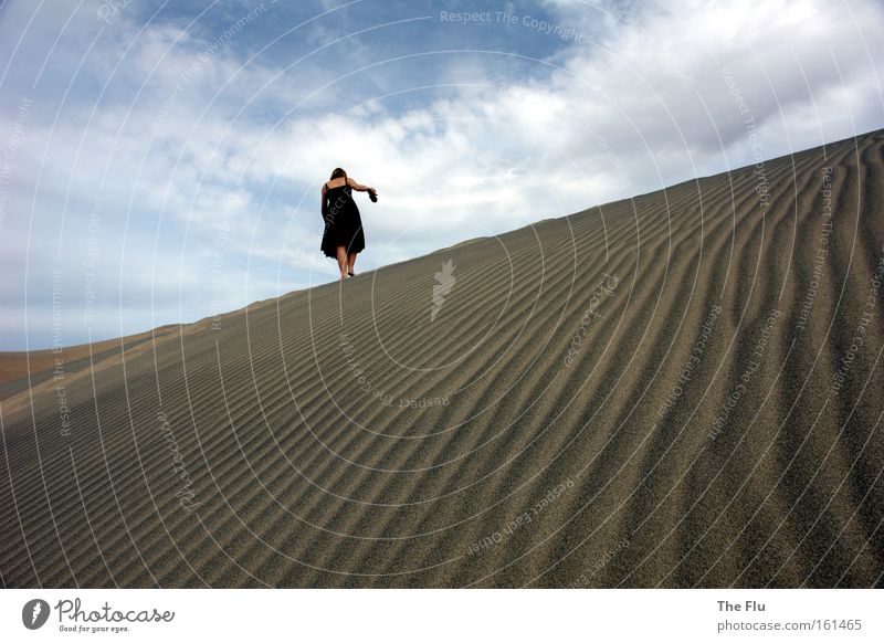 Woman on a sand dune Adults Sand Sky Warmth Desert Going Hiking Blue Brown Black Longing Wanderlust Loneliness Barefoot Death valley Nationalpark USA