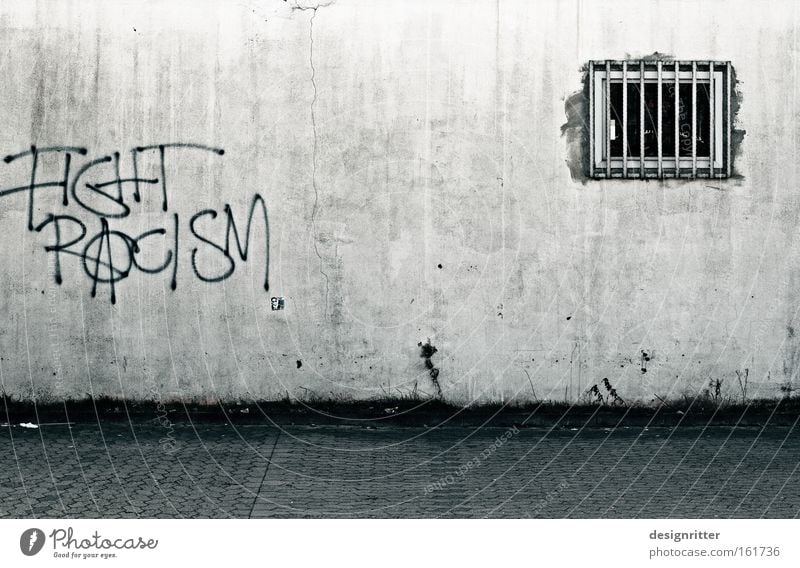 actio et reactio Window Grating Penitentiary Captured Force Aggression Racism Hatred Foreigner Emigrant Refugee Hospitality Guest Visitor Anger Aggravation