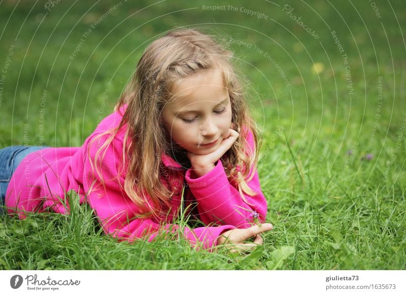 Girl day dreaming IV Feminine Child Infancy Life 1 Human being 3 - 8 years 8 - 13 years Smiling Lie Dream Happy Beautiful Pink Infatuation Calm Mysterious